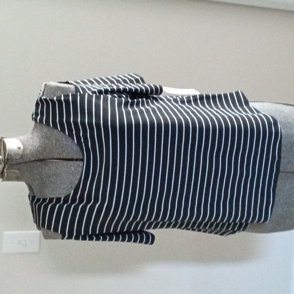 NWT TanJay Cold Shoulder Top - Picture 3 of 6